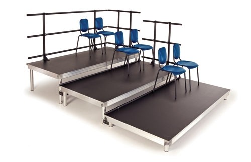 Palco elevado WENGER mod. STAGETEK® SEATED RISERS