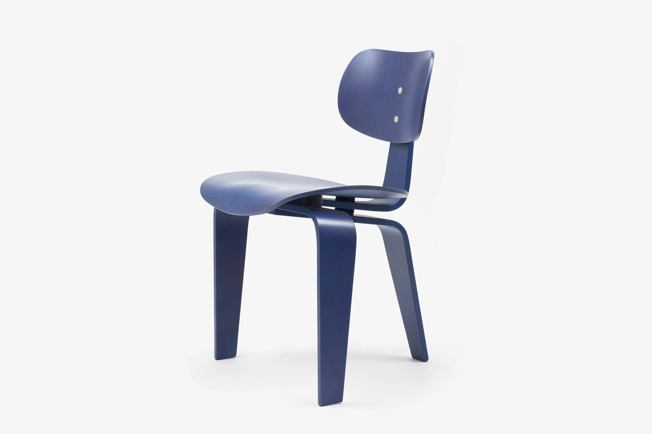Cadeira 3 Pernas, marca Wilde+Spieth (Alemanha) modelo SE 42